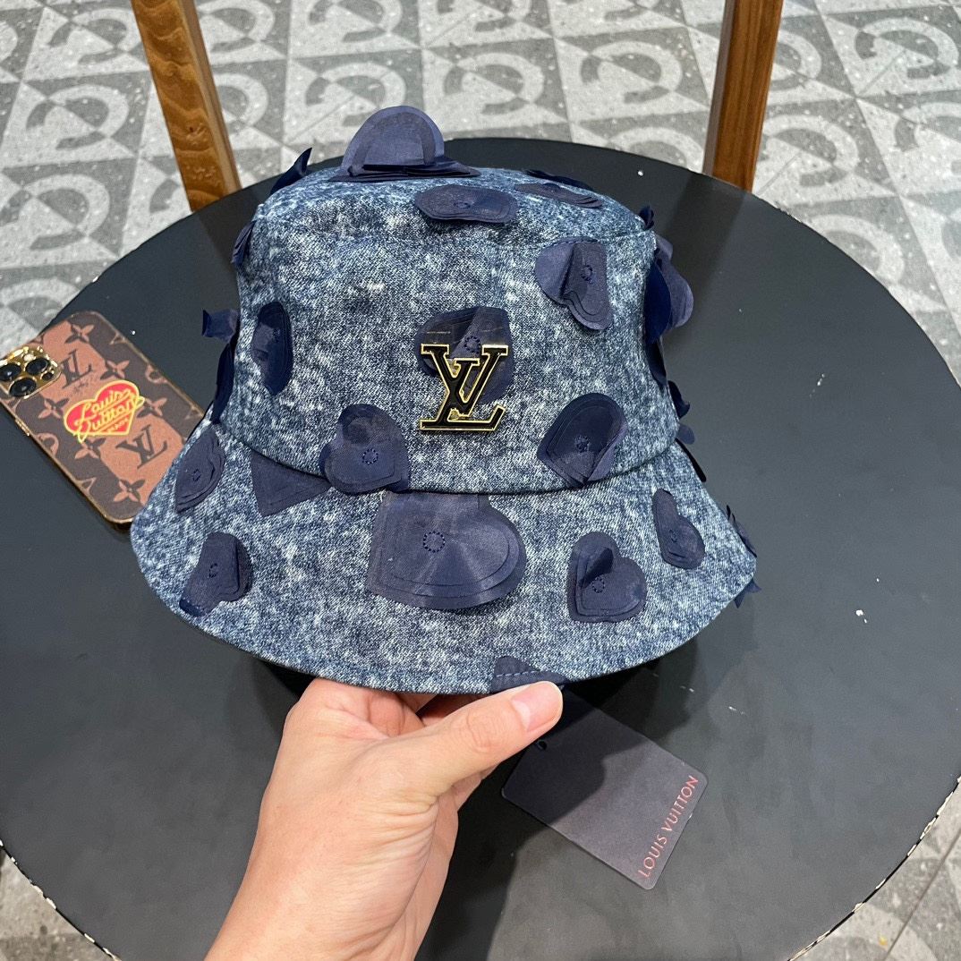 Louis Vuitton Caps